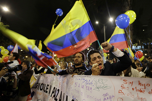 مسيرات شعبية في كولومبيا تحتفل بتوقيع اتفاق السلام بين الدولة وحركة فارك