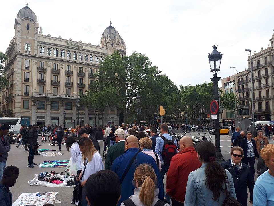 تعد ساحة كاتالونيا في برشلونة أحد أهم معالم السياحة في أسبانيا