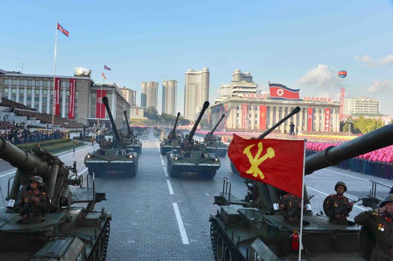 الجيش الكوري الشمالي خلال استعراض عسكري في العاصمة 
