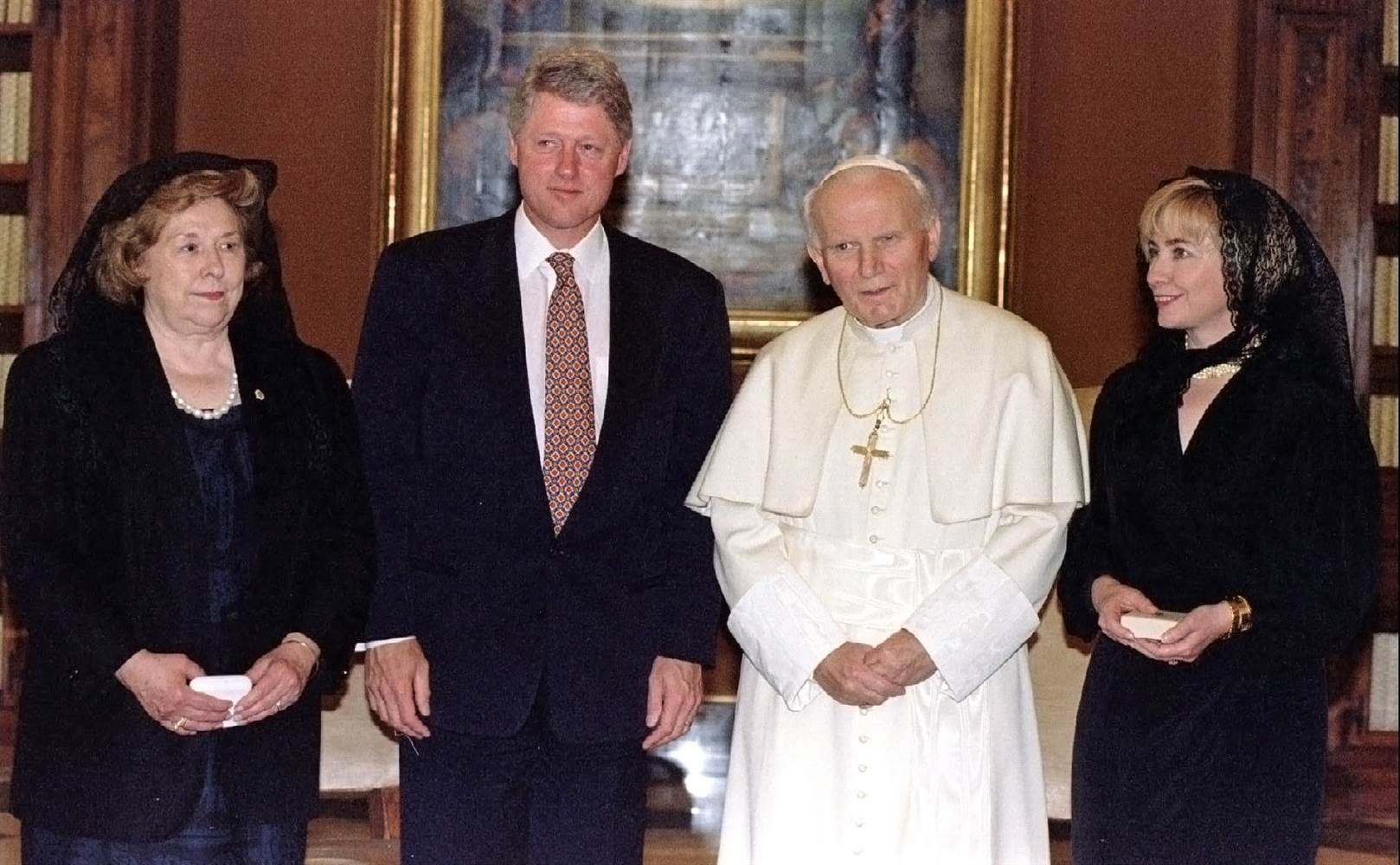 زيارة الرئيس الامريكي الاسبق بيل كلينتون وزوجته للبابا جان بول الثاني 