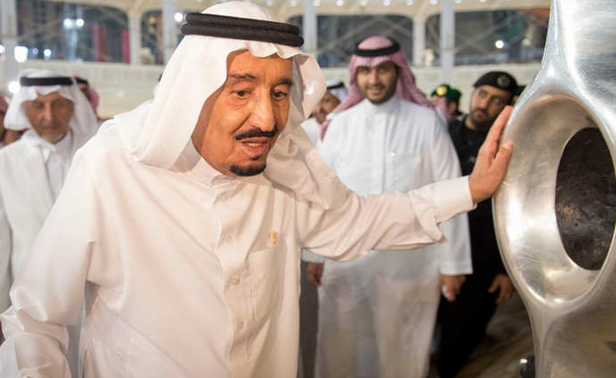 پادشاه عربستان درخواست کرده است که مراسم بیعت با پسرش به عنوان ولیعهد جدید، شب هنگام در مکه بعد از برگزاری نماز تراویح انجام می شود.