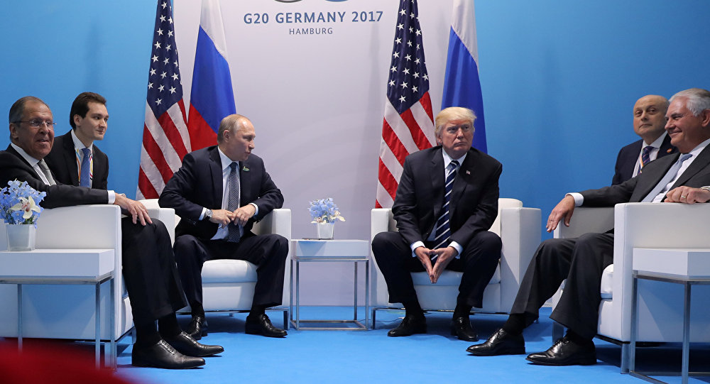 بوتين وترامب خلال قمة العشرين في هامبورغ بألمانيا