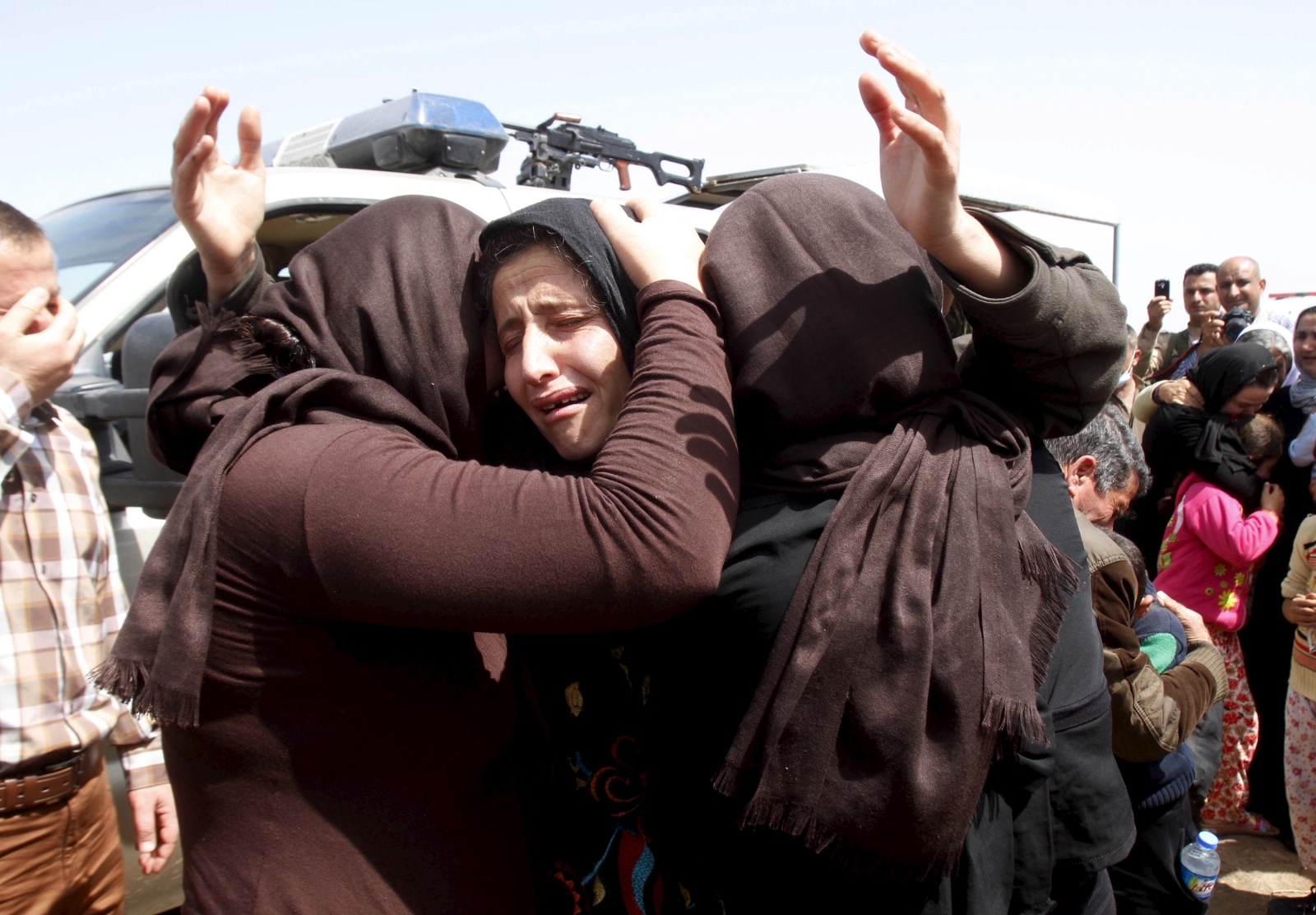 فتيات إيزديات تعرضن للاغتصاب من قبل عناصر داعش الارهابي