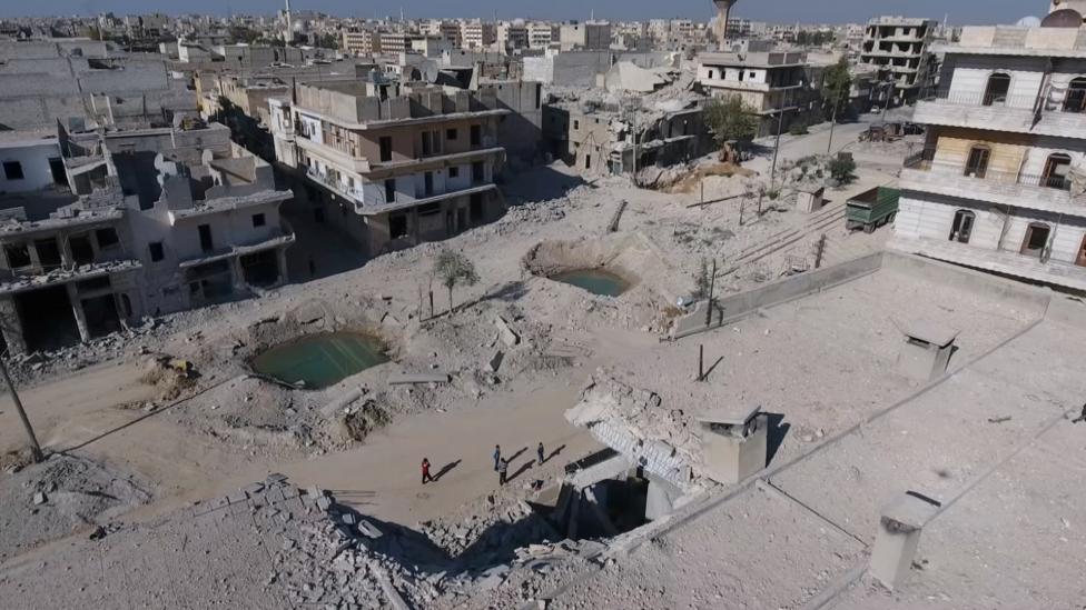 إحدة الميادين في حلب بعد انتهاء المعركة فيها بين المسلحين والجيش السوري 