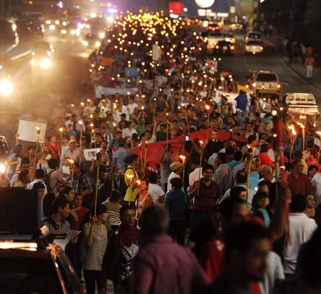 Otra movilización de antorchas contra el gobierno hondureño