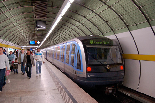 المانيا توقف حركة القطارات في ميونخ بسبب تهديد ارهابي
