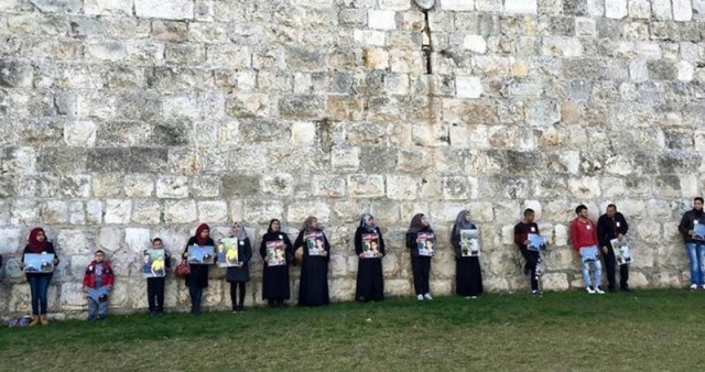 Israeli Regime Crackdown on Palestinian&#39;s &#39;Longest Human Chain&#39; 