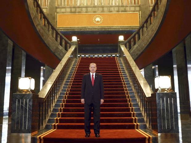 Turkish Tax Payers&#39; Money Decorates Presidential Palace Bathroom  