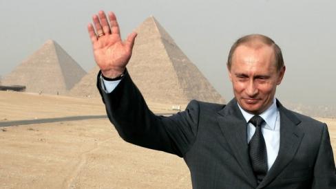 العلاقات الروسية المصرية بين برودة القطب ودفء الصحراء 