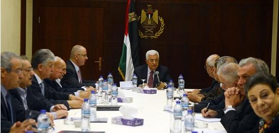 Abbas Steps Down from PLO Leadership ahead of Internal Poll