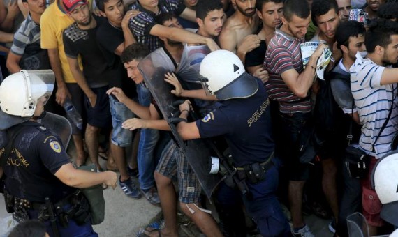 تجدد الاشتباكات بين المهاجرين والشرطة اليونانية