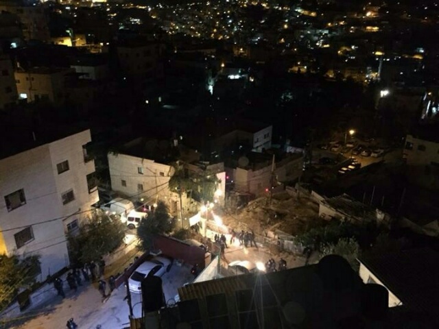 قوات الاحتلال الاسرائيلي تفجر منزل عدد من الشهداء الفلسطينيين في القدس