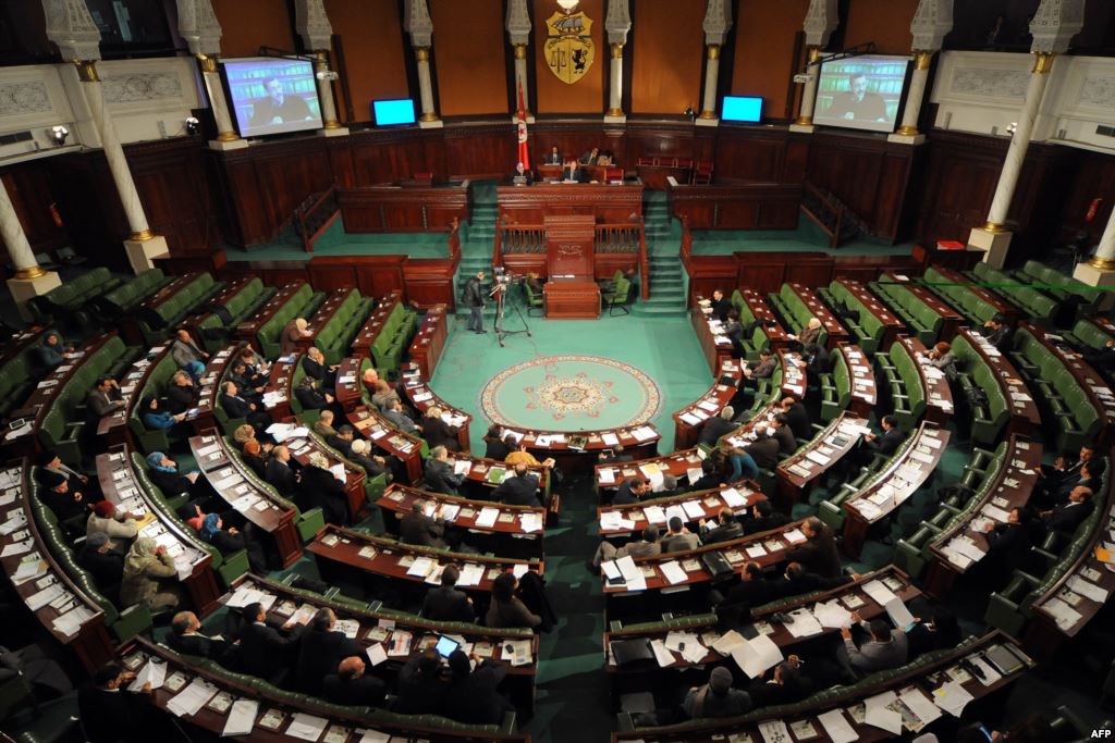 استقالة 32 نائباً حزباً من نداء تونس، والنهضة تتصدر المشهد التشريعي مجدداً