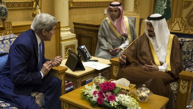كيري في الرياض لبحث الملف الفلسطيني والسوري