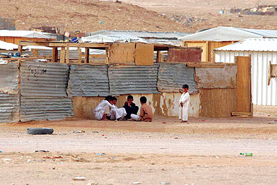 تقرير: الفقر والبطالة يهددان المجتمع السعودي