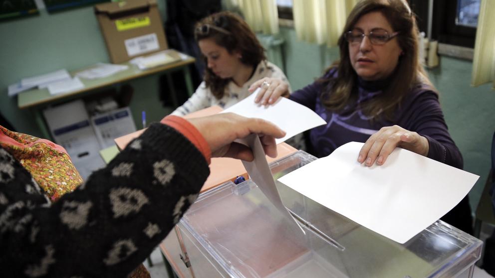 Cierran los centros de votación en España y empiezan el conteo de los votos
