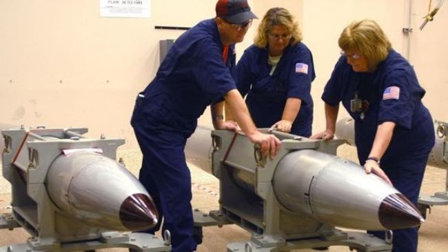 امريكا و تحسين صنع القنابل الذرية في ظل صمت المجتمع الدولي