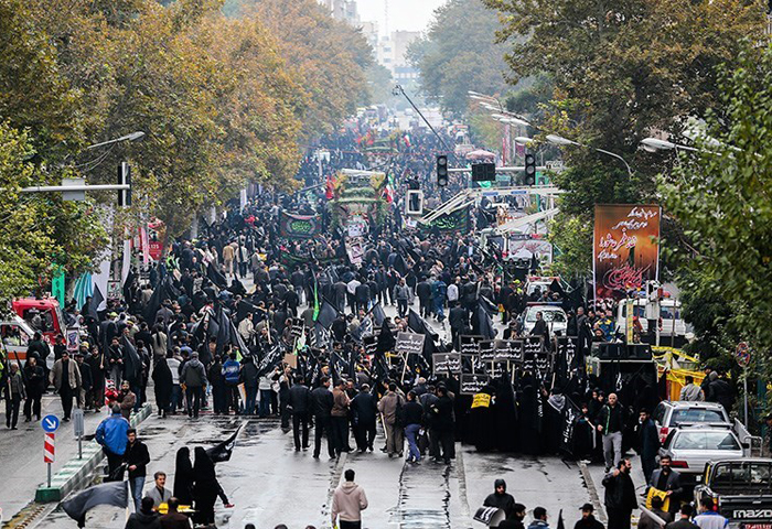 Miles de iraníes se manifiestan contra la Arrogancia mundial