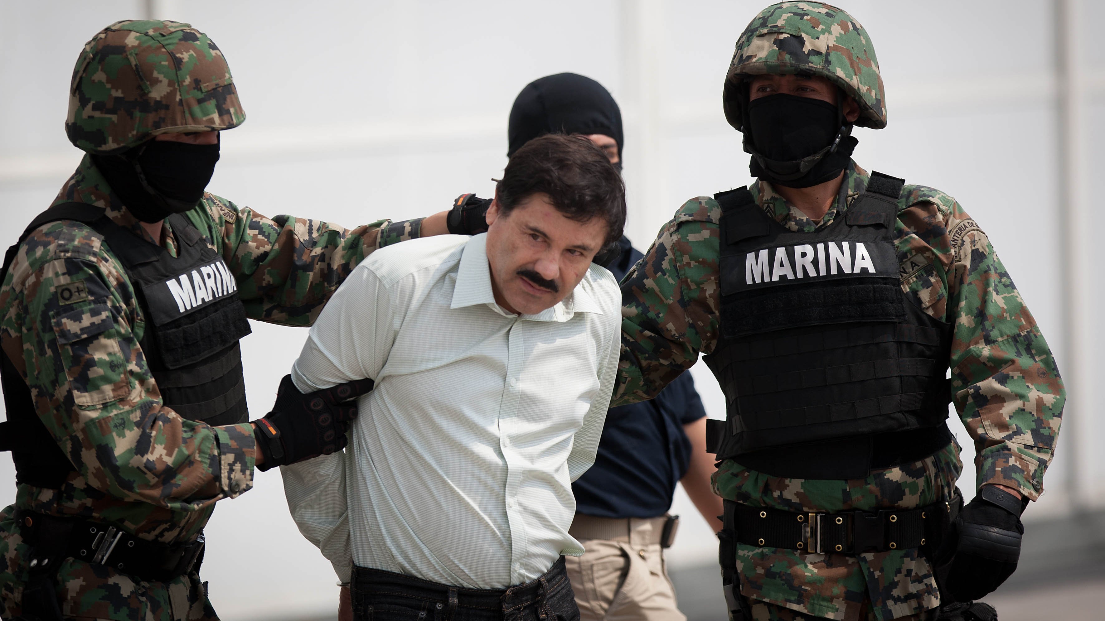 México agudiza caza de capo narcotraficante "El Chapo", herido en su huida