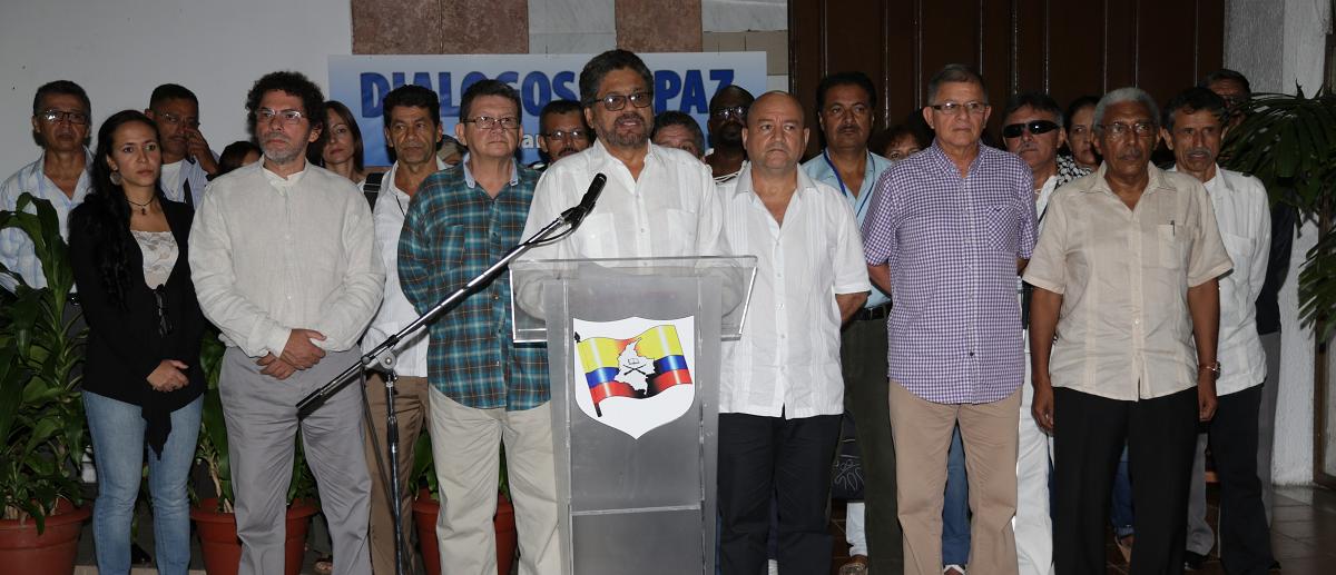 Guerrilla FARC anuncia un cese al fuego unilateral por un mes