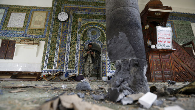 Mueren 25 personas en atentado contra mezquita chií en Yemen