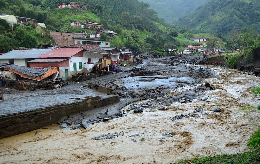 Decenas de muertos en Colombia, tras el deslizamiento de tierra 