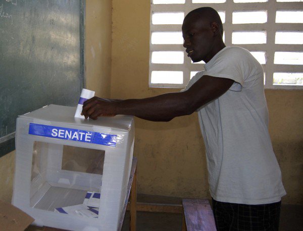 Elecciones legislativas en Haití, marcadas por violencia y baja participación 