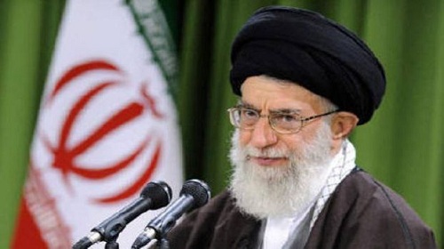 آیة الله خامنئی: امریکا تستغل المذاهب والقومیات لاثارة التفرقة فی صفوف الامة وهی تعادی المسلمین سنة وشیعة