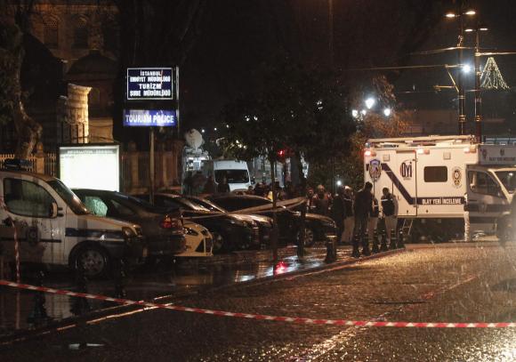 Female Suicide Bomber Hits Police Station in Istanbul's Historic Heart