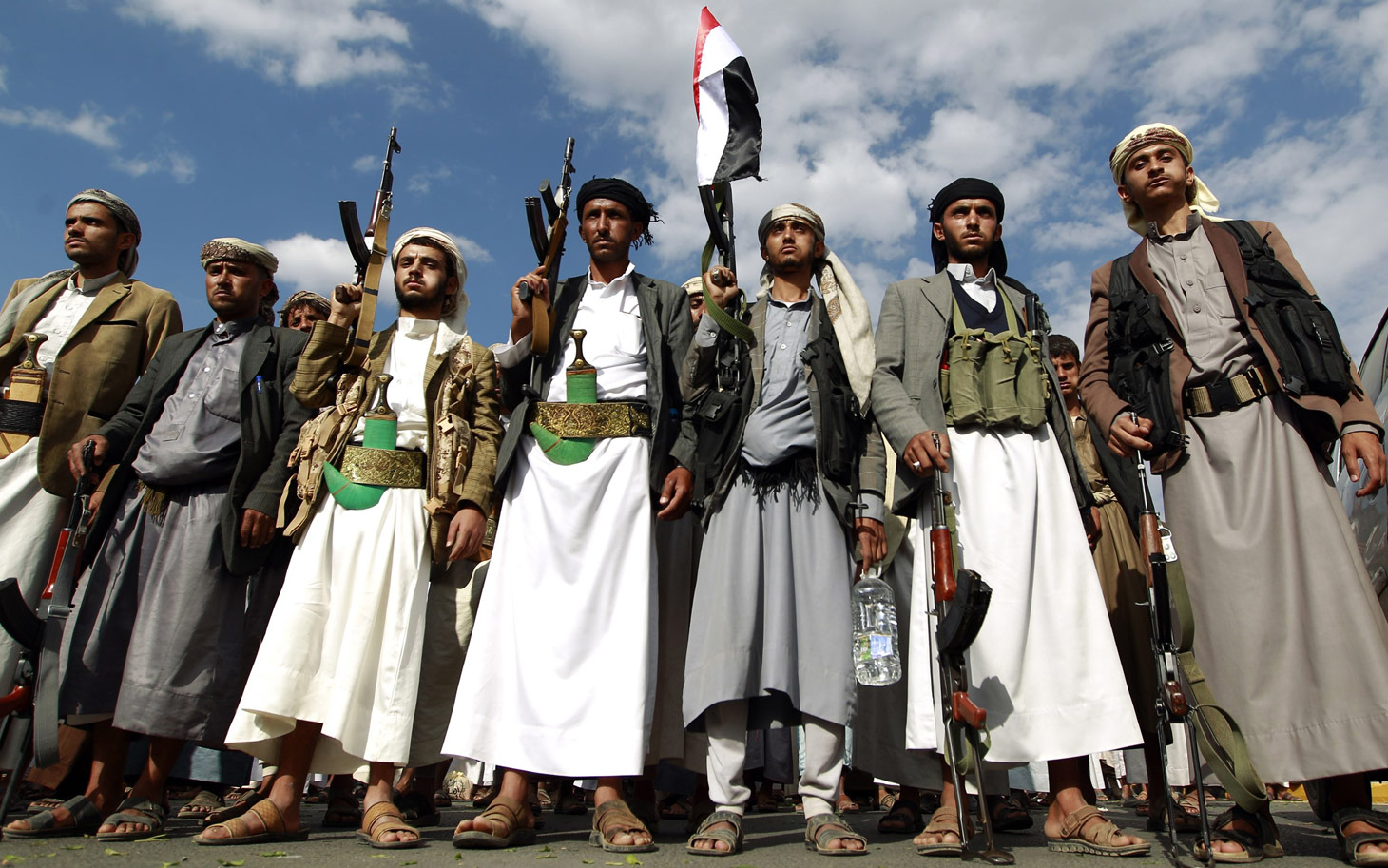 Fuerzas yemeníes derriban un drone de reconocimiento saudí