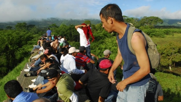 EEUU busca deportar masivamente a migrantes latinoamericanos este enero