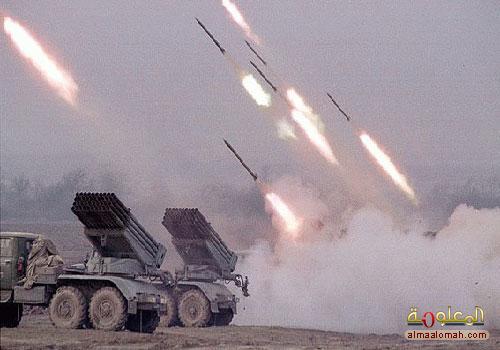 الجيش اليمني يدك المواقع السعودية بـ100 صاروخ غراد