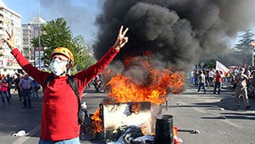 الامن الترکی یفرق بالقوة مظاهرة فی انطاکیة نددت بدعم حکومة اردوغان لجبهة النصرة فی مجازرها الاخیرة فی سوریا