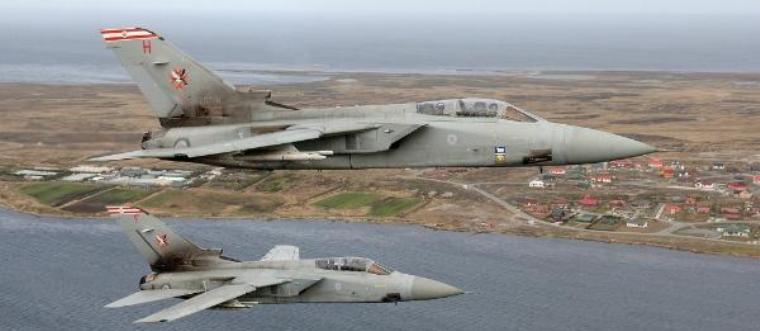 Unasur considera “provocación” ejercicios militares del Reino Unido en Malvinas
