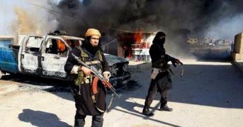 Mosul Civilians Rise against ISIS as Liberation Op Begins