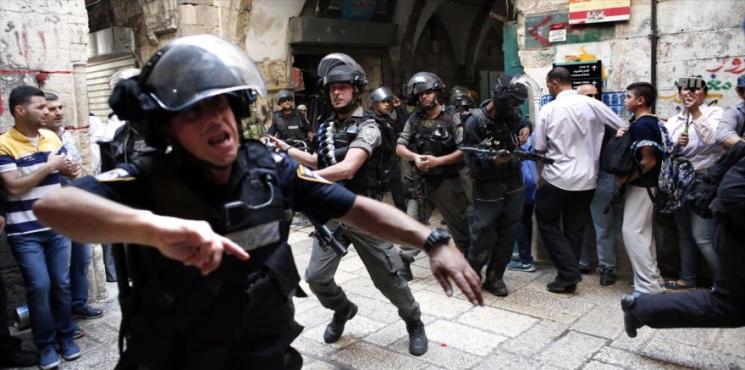 Colonos israelíes atacan a la Mezquita Al-Aqsa en vísperas del año nuevo