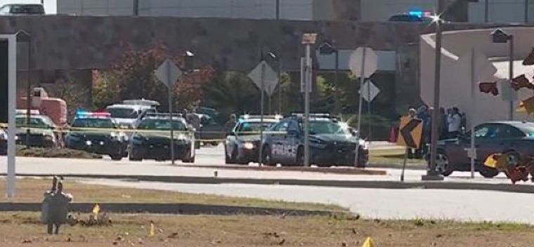 Cierran aeropuerto de Oklahoma por tiroteo que dejó un muerto