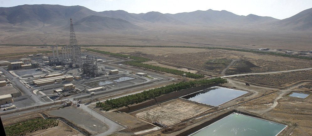 صحيفة غربية: خلال يومين ايران أرسلت 11 طنا من الماء الثقيل الى عمان