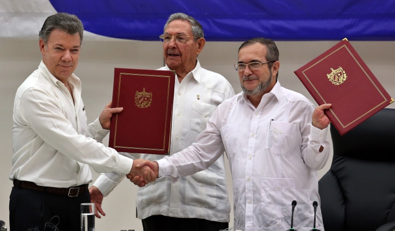 Gobierno colombiano y las FARC firman el nuevo acuerdo de paz