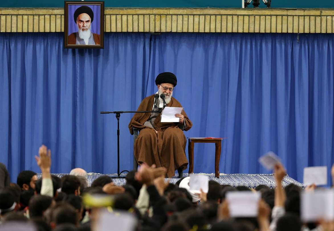 Líder iraní califica la toma de embajada de EEUU de la "Segunda Revolución"