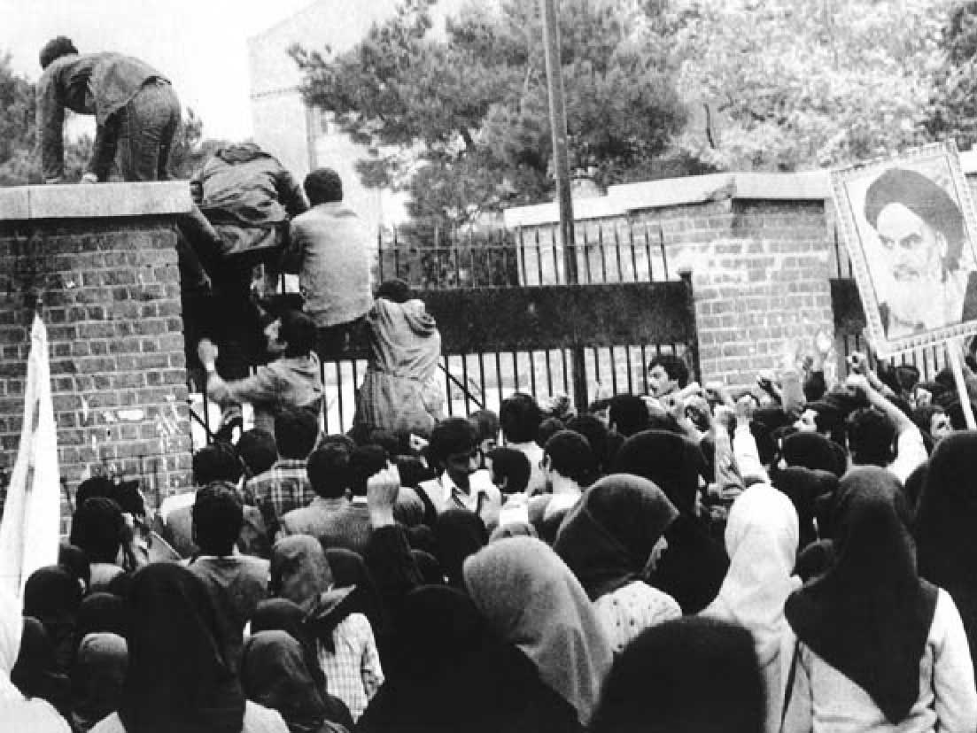 چرایی اهمیت 13 آبان 58 در تاریخ انقلاب اسلامی ایران