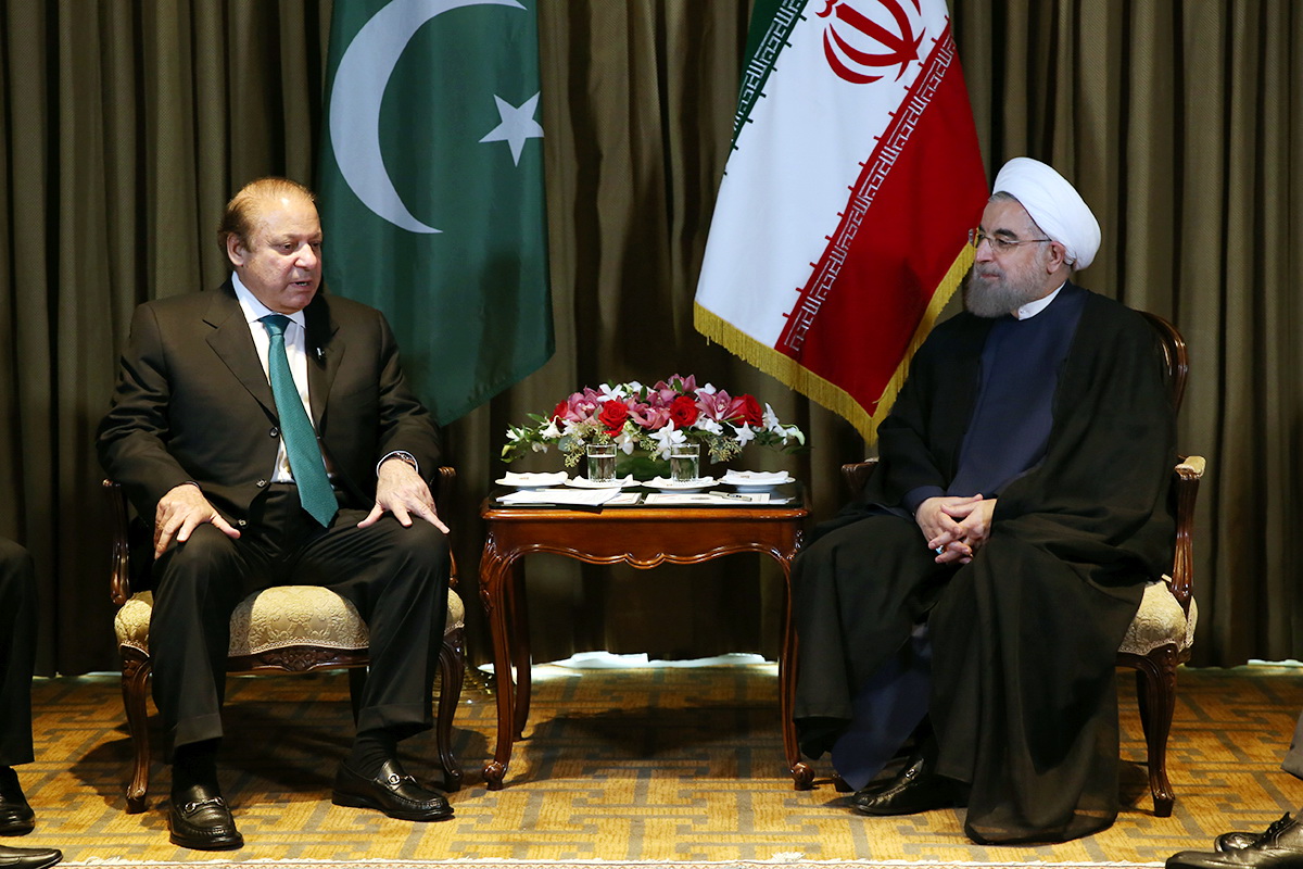 إيران تبحث مع باكستان مشروع خط الغاز بين البلدين