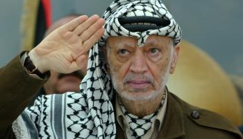 الفلسطينيون يحيون ذكرى رحيل زعيمهم بإفتتاح معرض له