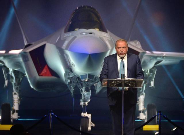 US DM Personally Delivers F-35 Fighter Jets to Israeli Regime