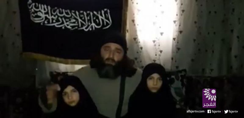 بالفيديو.. هكذا أرسل والدا فاطمة وأختها طفلتيهما لتفجير نفسيهما في دمشق