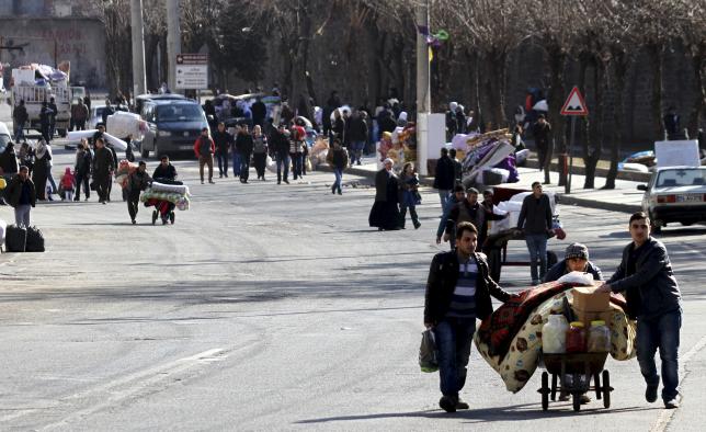 Operación antikurda en Turquía deja decenas de muertos y miles de desplazados