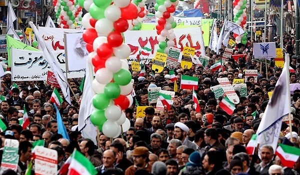 مسيرات مليونية في الذكرى الـ37 لإنتصارة الثورة الإسلامية في إيران