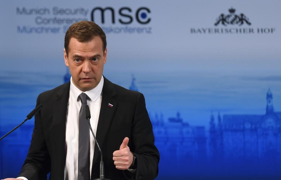 NATO Pushing Russia Toward New Cold War: Medvedev