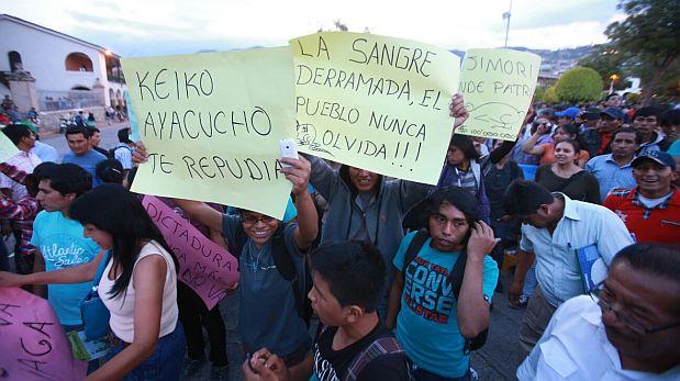 Los peruanos protestan contra la candidata  Keiko Fujimori