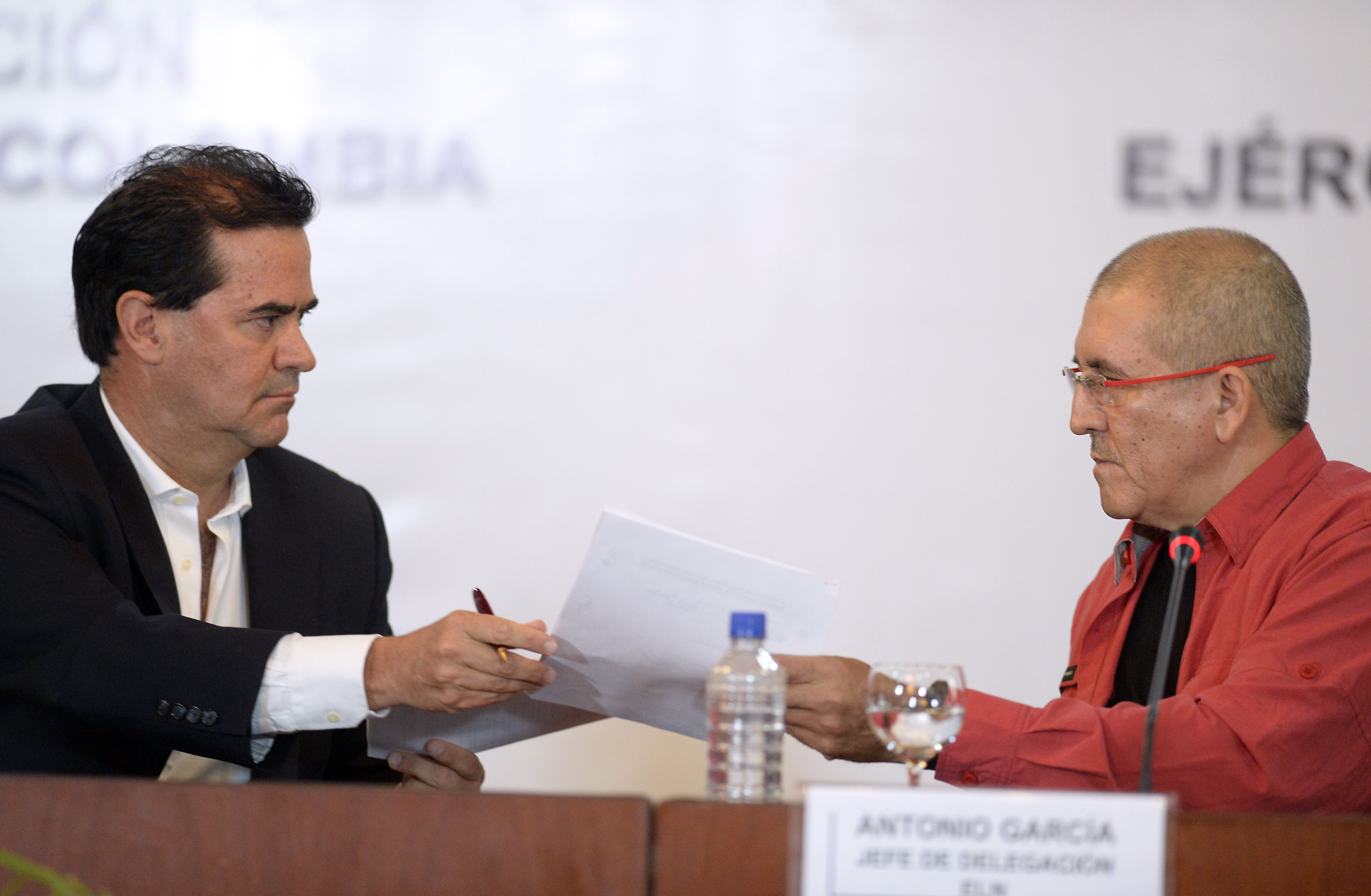 Colombia y ELN anuncian de fase pública de los diálogos de paz